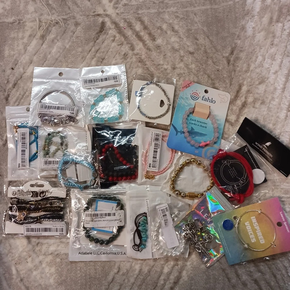 NWT 26 ASSORTED BRACELETS - Picture 1 of 5